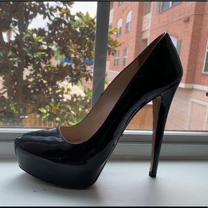 Prada Black leather pumps